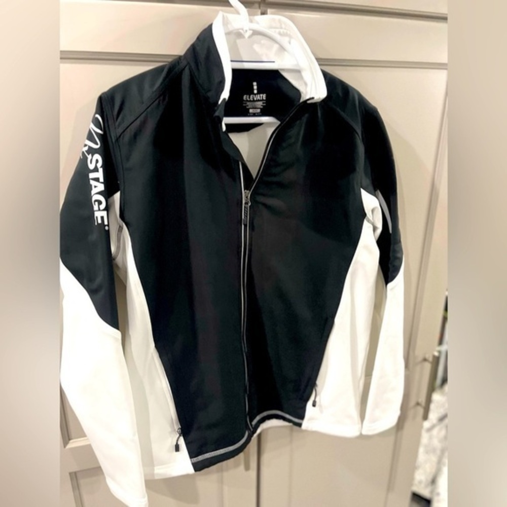 Elevate Sweater Full Zipper men’s size M